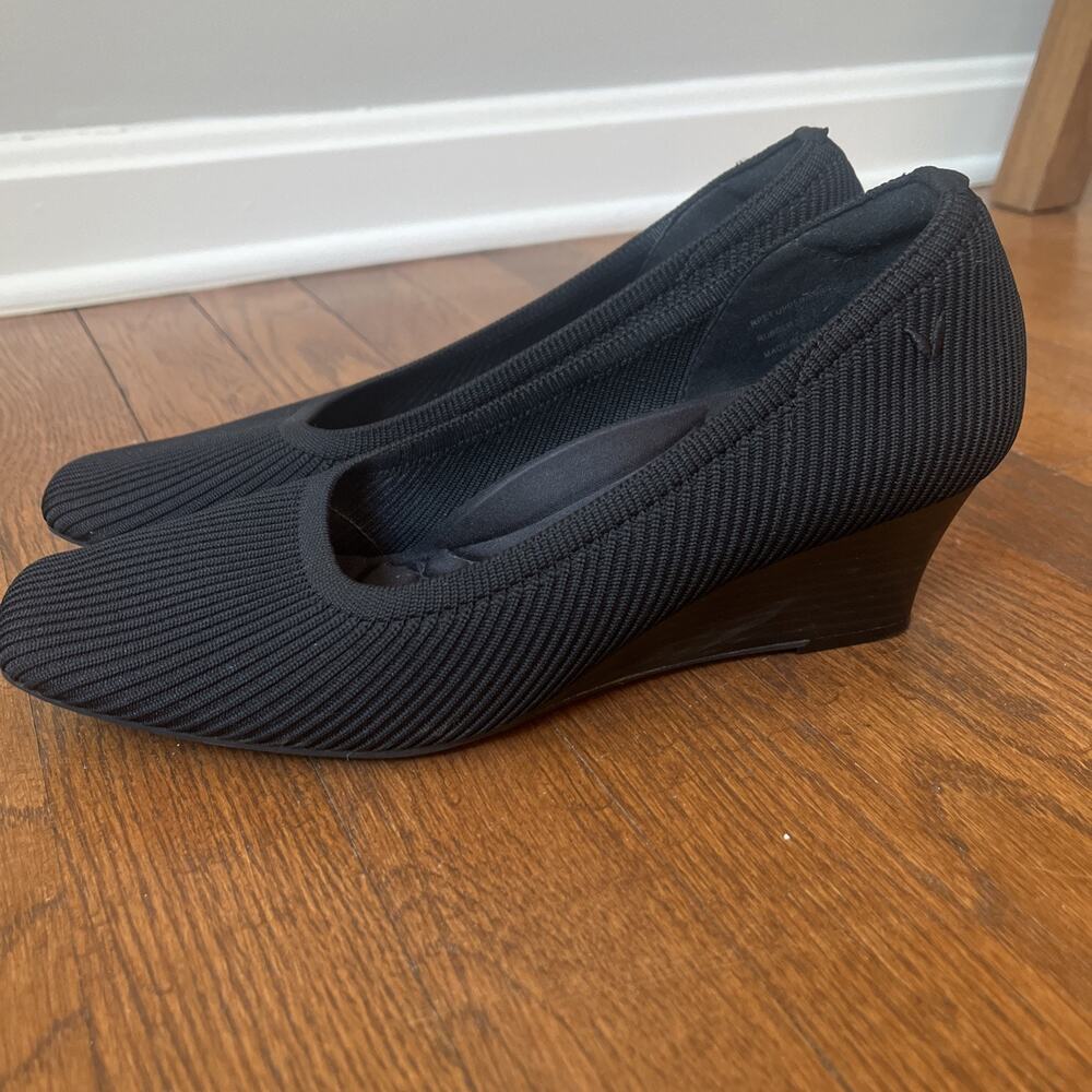Vivaia Aria Wedge Pro Women's Pointed Toe Wedge Black Shoes EUR 39.5 / US 8.5 M